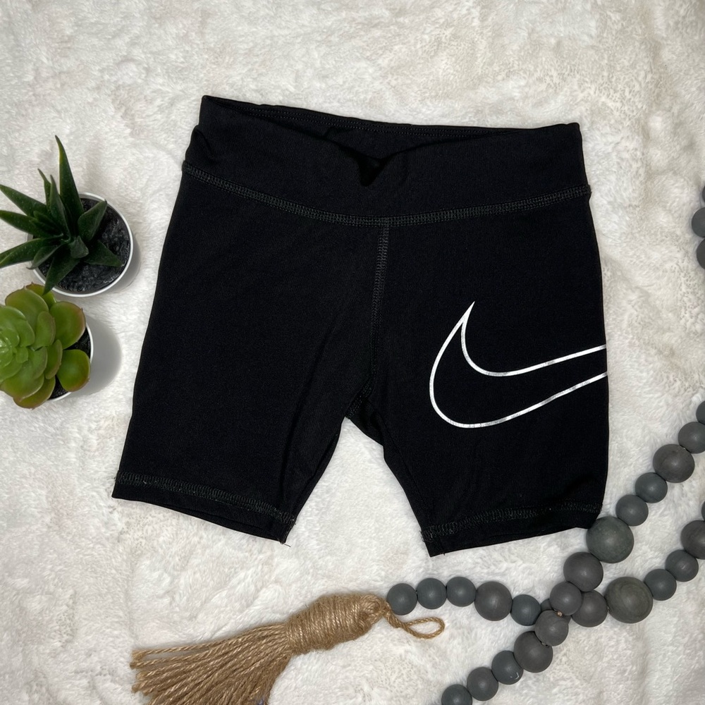 Nike girl Biker shorts